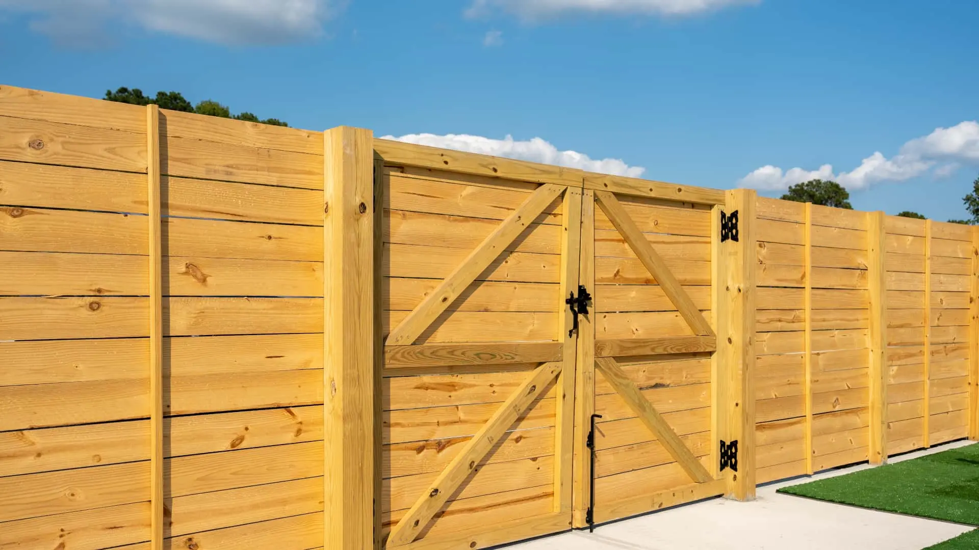 The Fence Builder's Guide to Enhancing Your Property