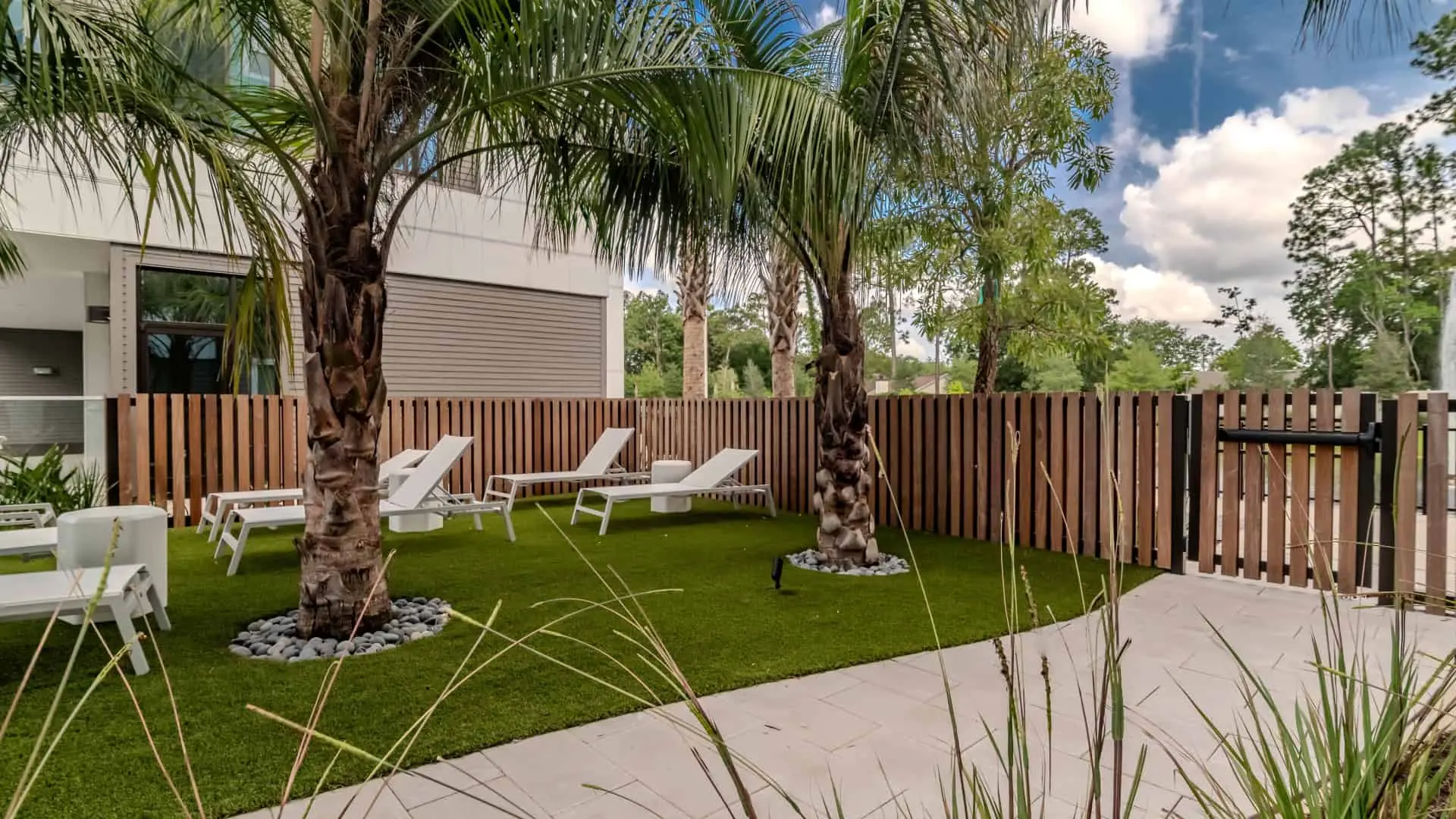 Does an Estero Fence Company Offer Services for Homes and Businesses?