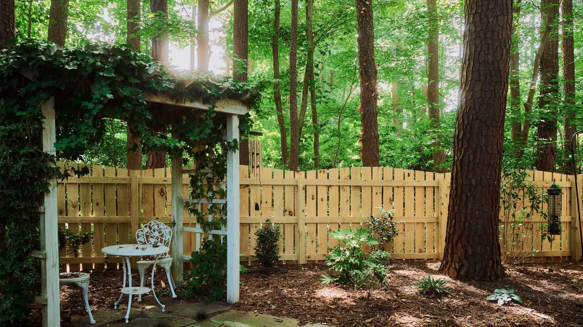 Experience The Appeal Of The Scalloped Fence At Your Northern NJ Home With Superior Fence &#038; Rail