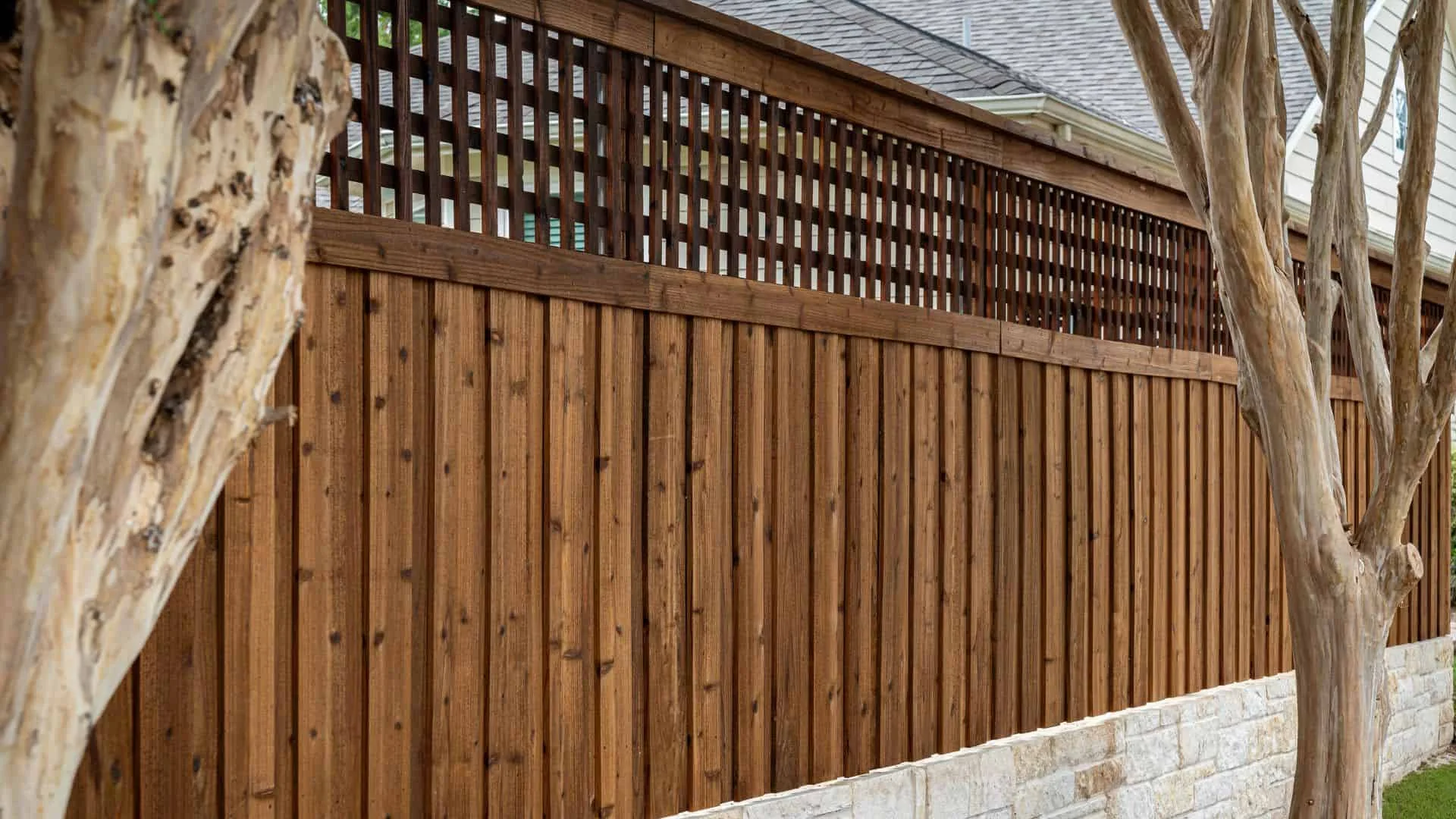 The Beauty and Benefits of a Wood Lattice Fence
