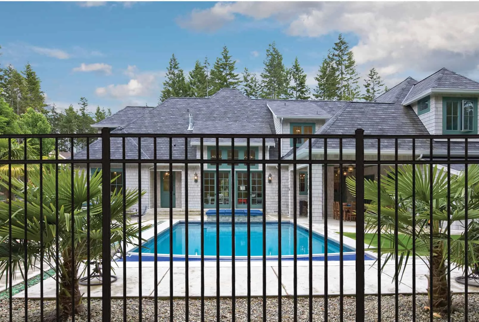 What to Know About Fence Contractors Naples, FL, Before You Hire