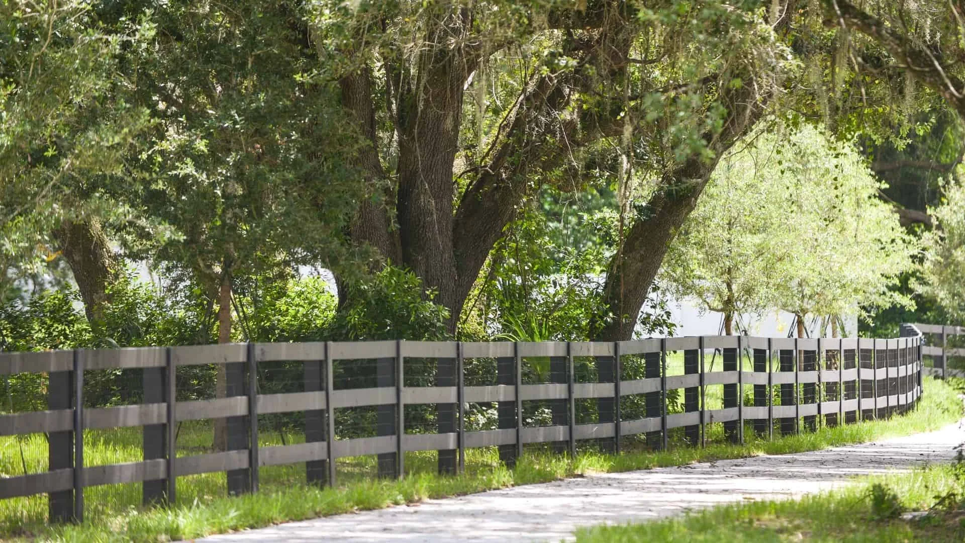 Post and Rail Fence Near Me: Add Beauty &#038; Boundaries to Your Greenville, NC, Property