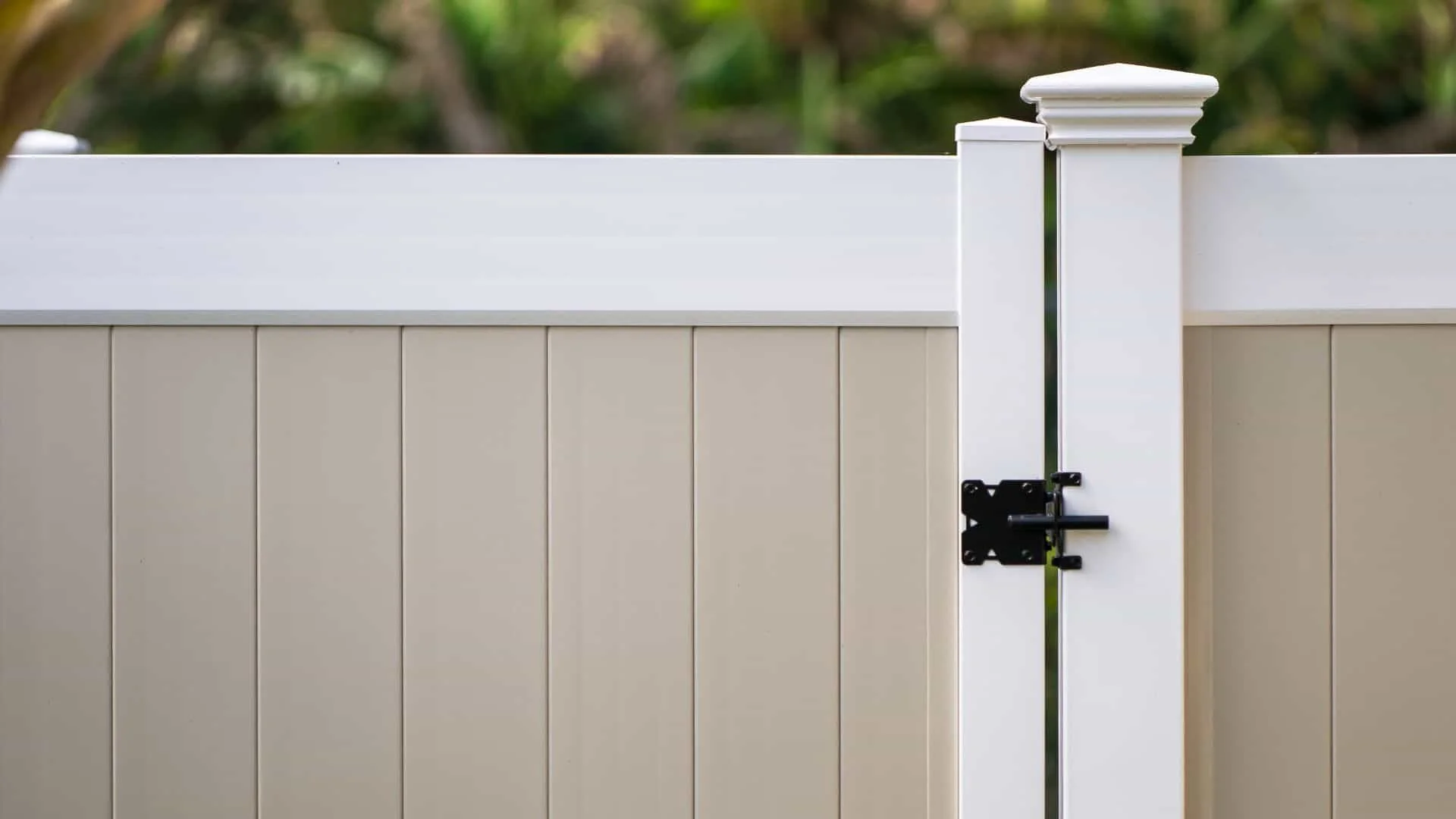 Tennessee River Curb Appeal: Glamorous Gates Near Me