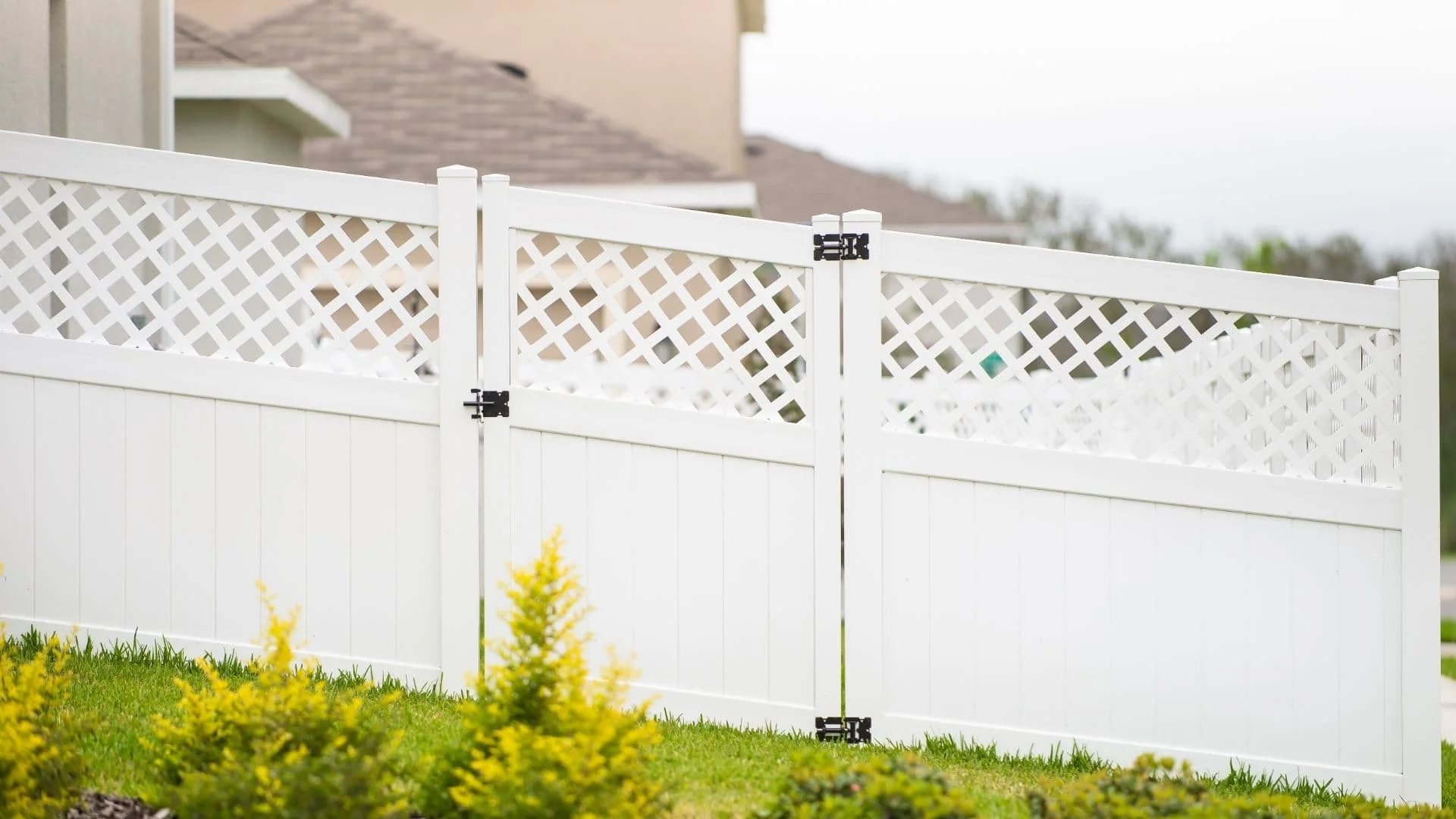 Pensacola Fence Builder: Transform Your Yard with Superior Fence &#038; Rail
