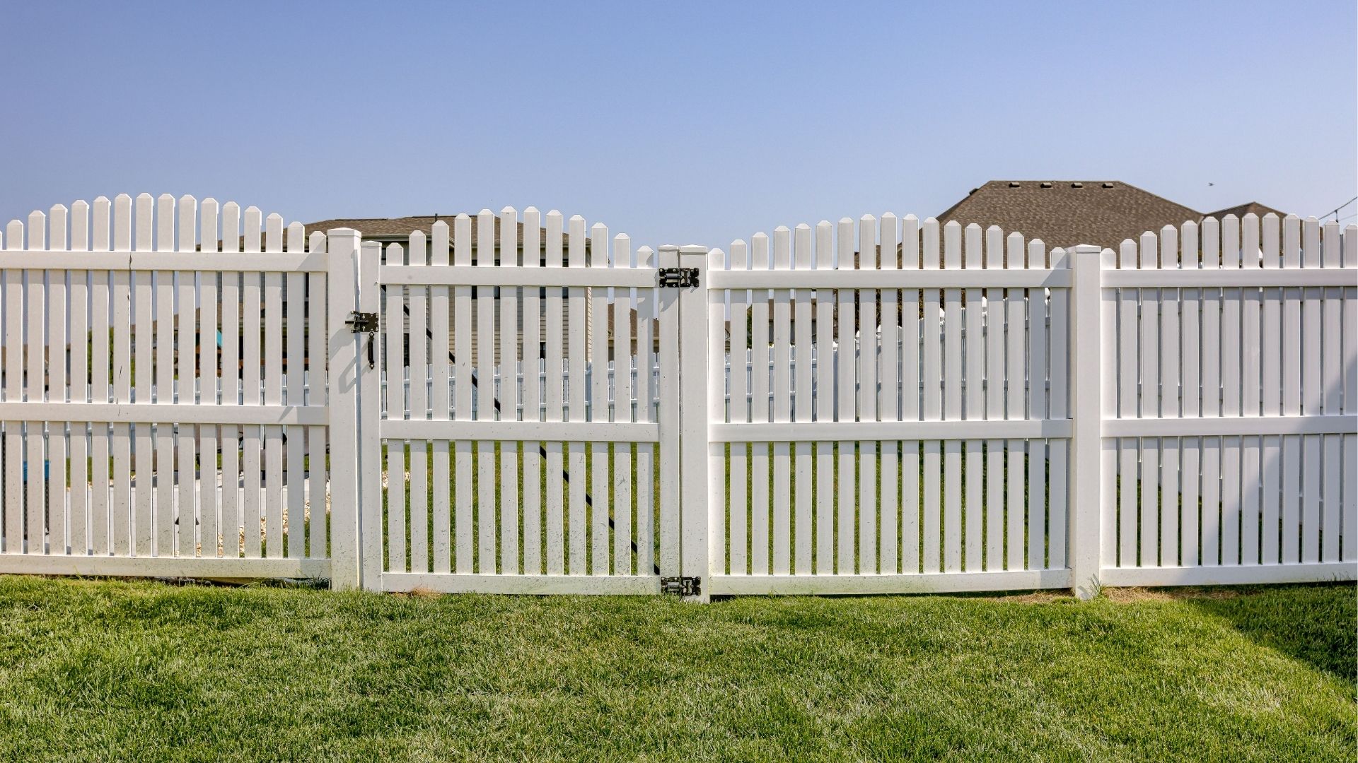 best way to clean a vinyl fence
